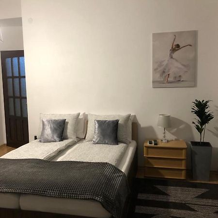 Apartament Basak 2 Apartment Deva Ngoại thất bức ảnh