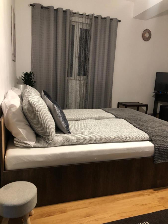Apartament Basak 2 Apartment Deva Ngoại thất bức ảnh