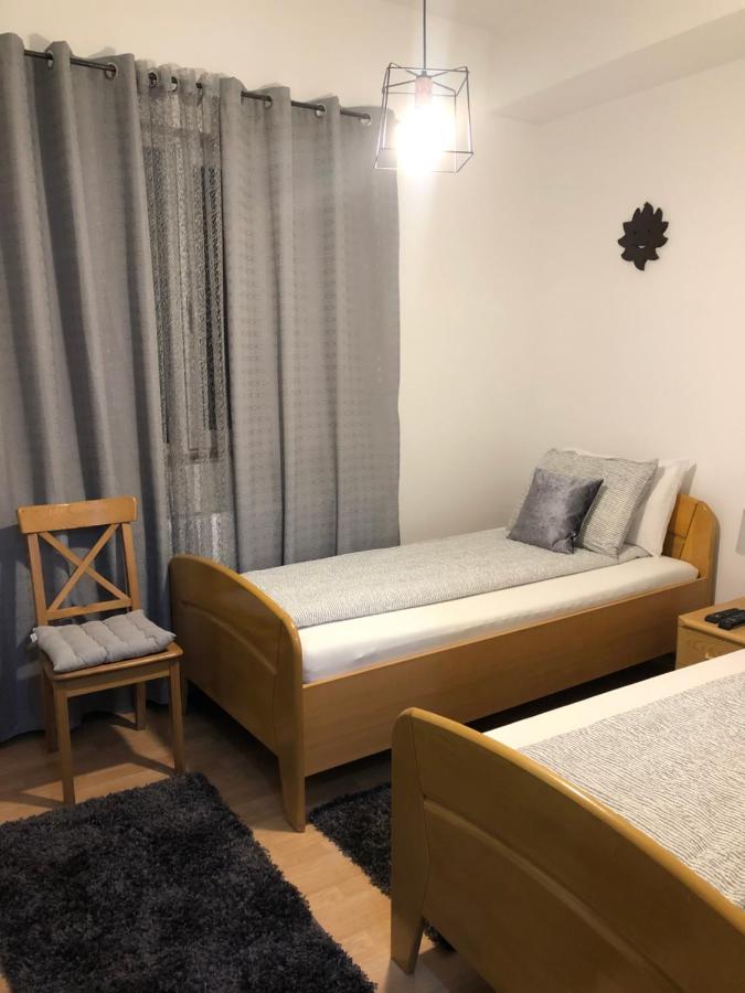 Apartament Basak 2 Apartment Deva Ngoại thất bức ảnh