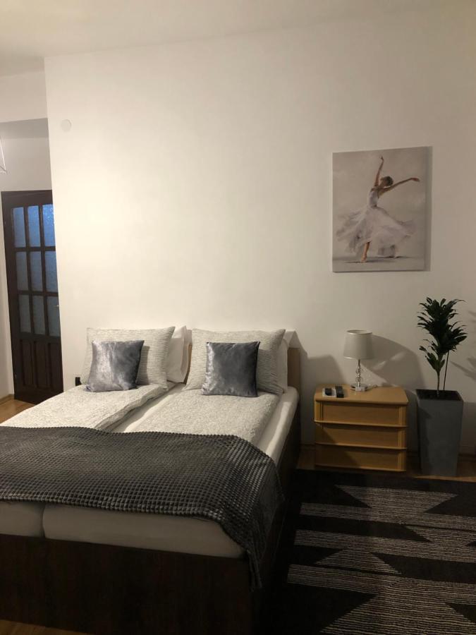 Apartament Basak 2 Apartment Deva Ngoại thất bức ảnh