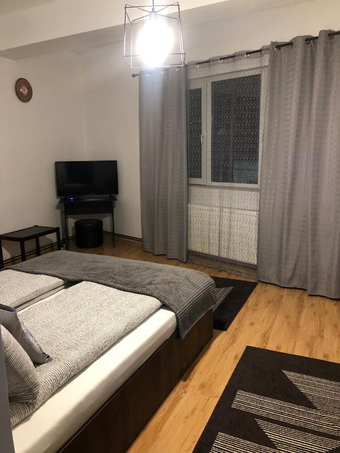 Apartament Basak 2 Apartment Deva Ngoại thất bức ảnh