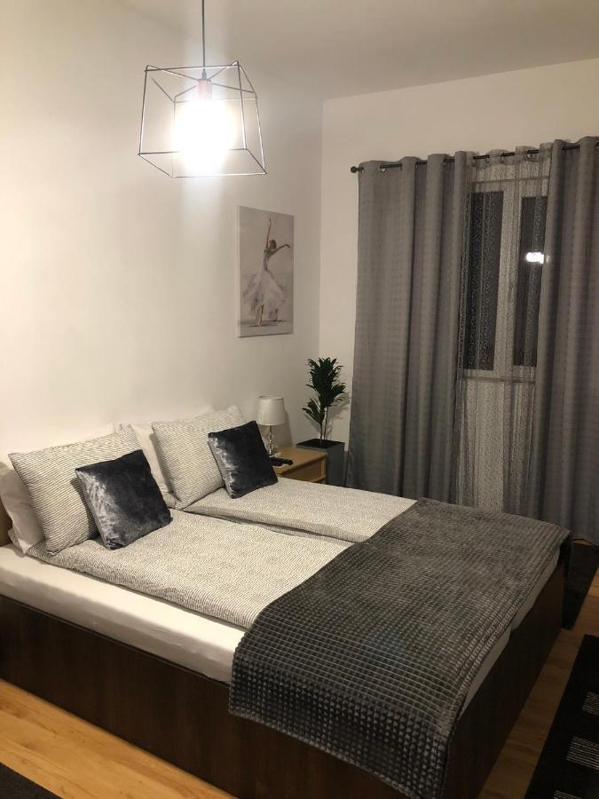 Apartament Basak 2 Apartment Deva Ngoại thất bức ảnh