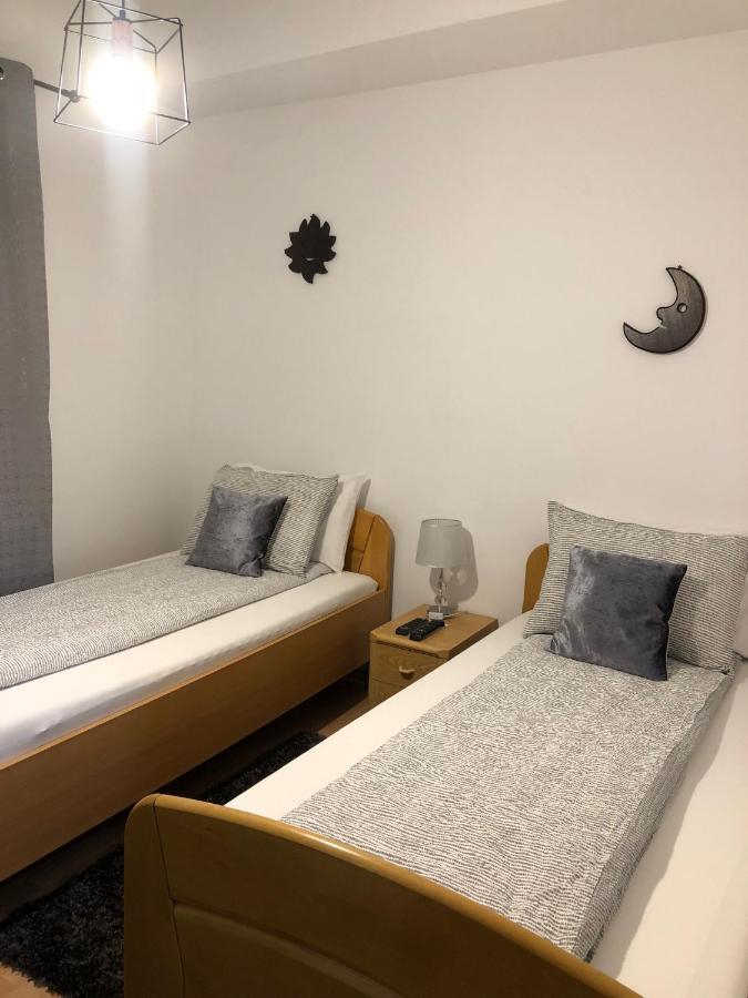Apartament Basak 2 Apartment Deva Ngoại thất bức ảnh